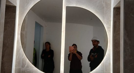 Miroir demi lune retroéclairé