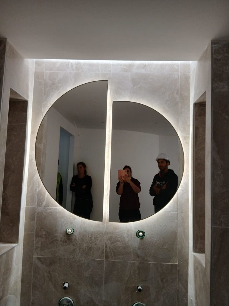 Miroir demi lune retroéclairé
